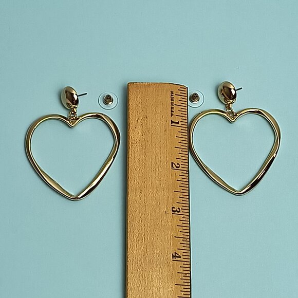 Lilly Pulitzer Heartyque Dangle Earrings Gold Tone Metal Casual Elegant - Picture 6 of 8